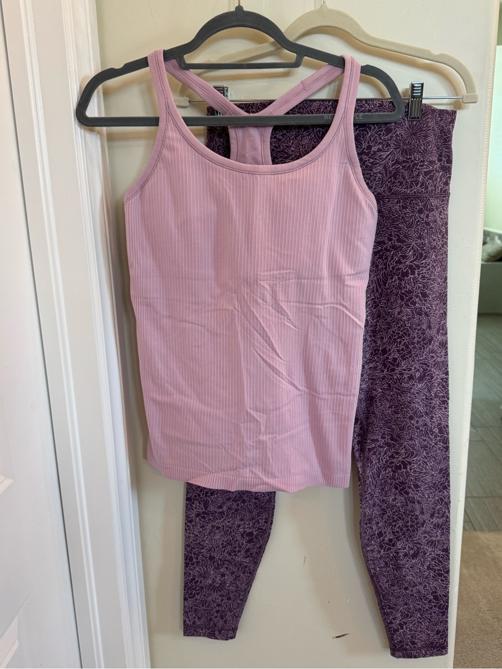 💞Bundled LuLulemon Pink Ribbed Tank with Purple and Pink Patterned Leggings 💞